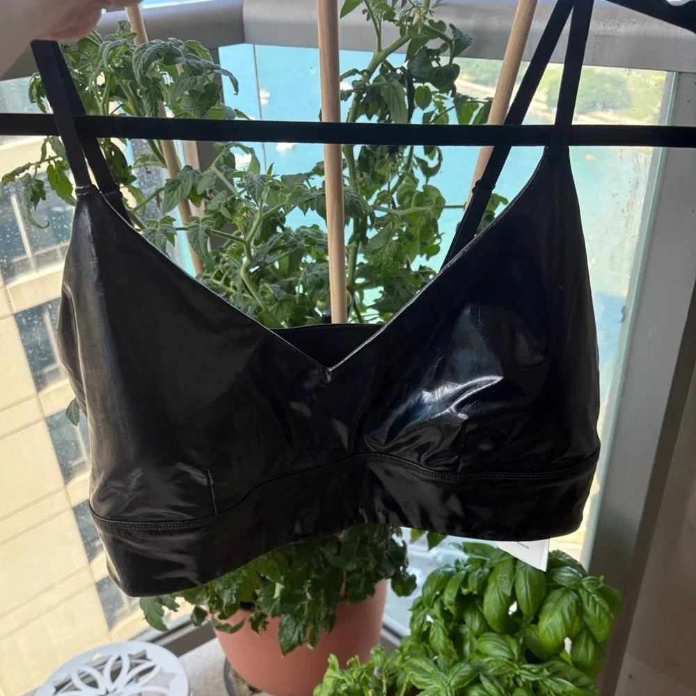 🔥NWT Good American Shiny Faux Leather Black Bralette/Crop Top size 6